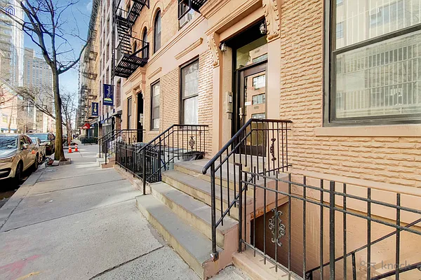 Rented by MAPT Residential LLC | media 8