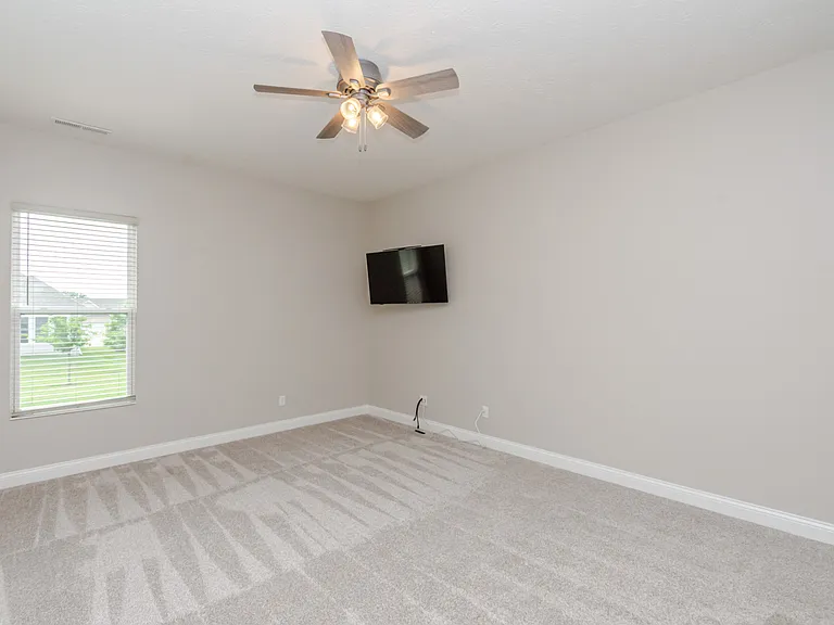 476 Carrick Dr — Photo 18