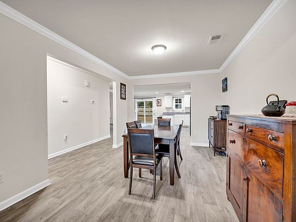 3rd image of 169 Carriagebrook Cir