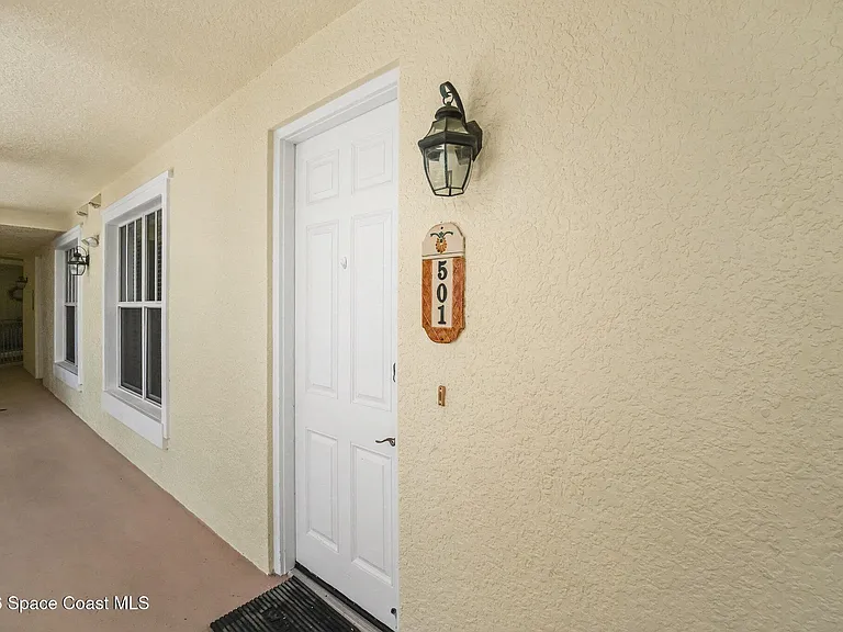 1437 Pineapple Ave #501 — Photo 4