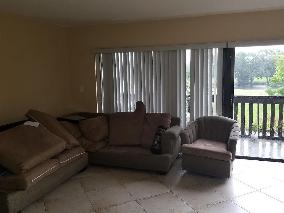 2nd image of 545 W Park Dr