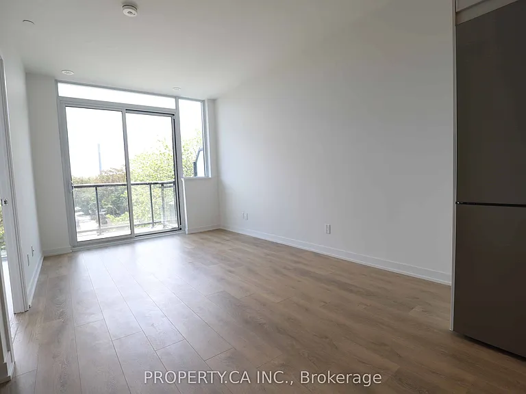 899 Queen St E #410 — Photo 6
