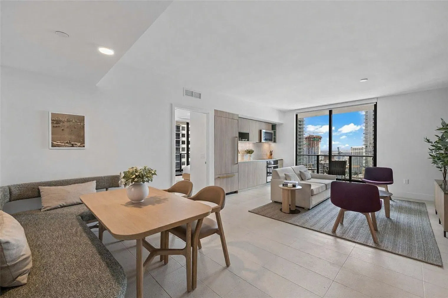 2 bed, 2.0 bath, 14638 sqft, $10,988 — Photo 3
