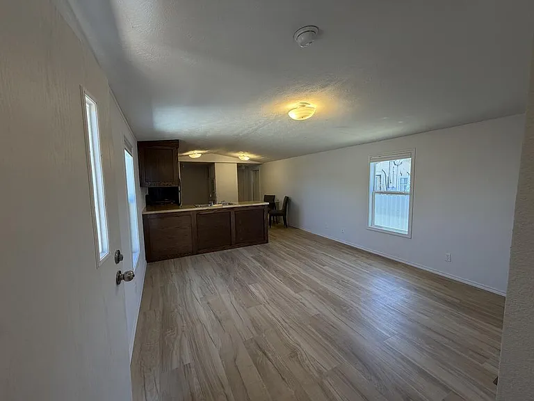 1302 Mobile St — Photo 13