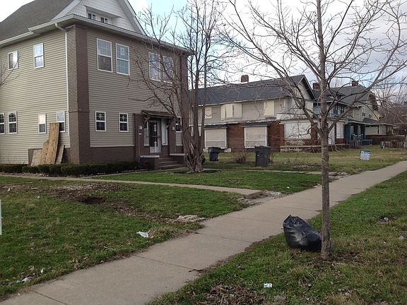 5th image of 2414 N College Ave