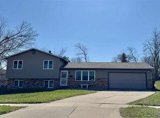 4112 Finch Ct NE, Cedar Rapids, IA 52402