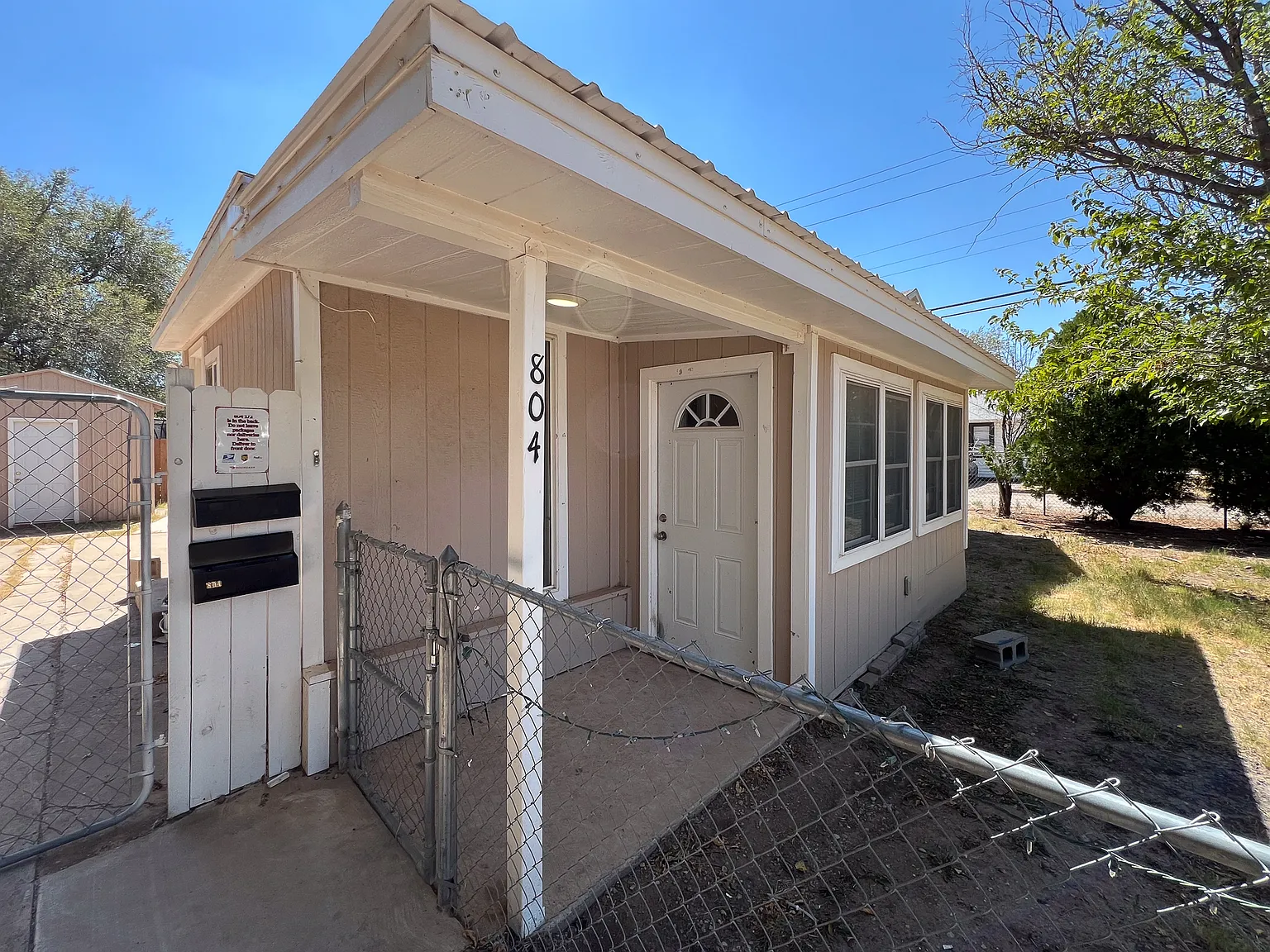 3 bed, 1.5 bath, 1100 sqft, $1,100 — Photo 2
