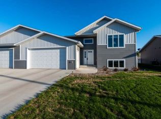 717 Bremner Ave, Bismarck, ND 58503