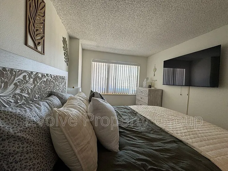 2450 Ocean Shore Blvd #3 — Photo 28