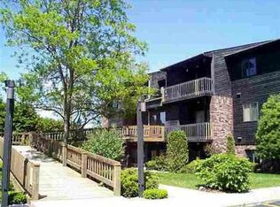 700 Hillside Dr APT 17, Petoskey, MI 49770