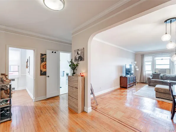 55 Grand Avenue #5A, Rockville Centre, NY 11570