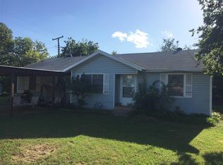 408 N Penn St, Iowa Park, TX 76367