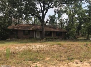 4946 Redwood Dr, Marianna, FL 32446