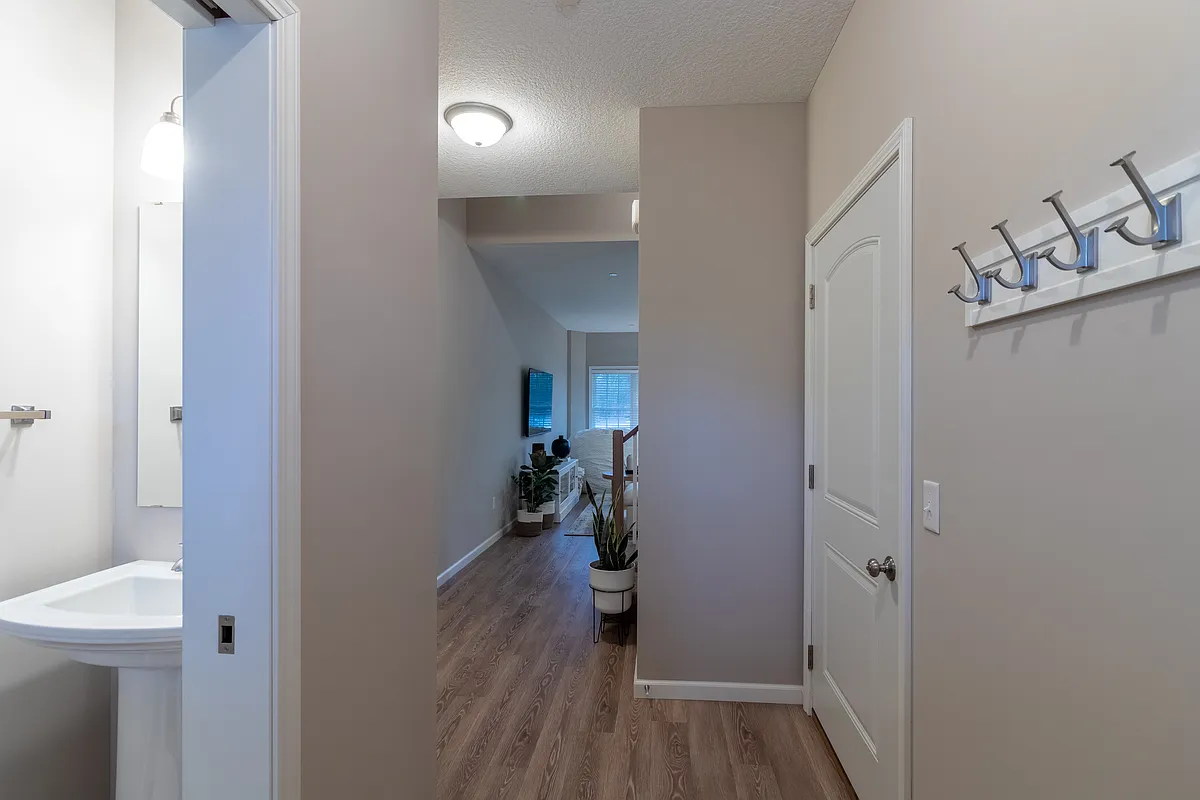 Building Photo - 1606 Becklow Pl