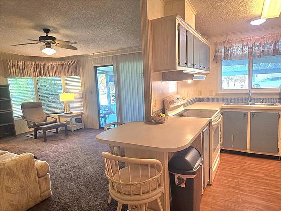 5th image of 379 TOWNBRIDGE DRIVE