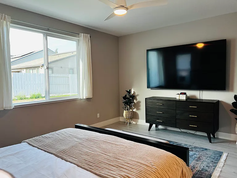 Radiance Ln — Photo 29