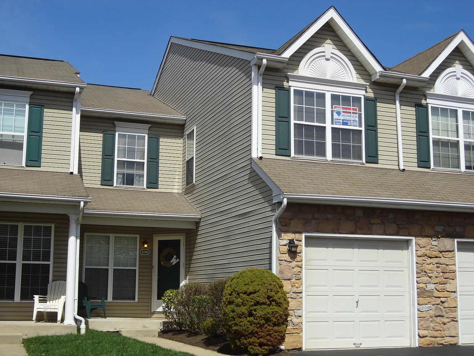 536 Green View Ct photo 1