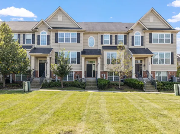 67 Melrose Ct, South Elgin, IL 60177