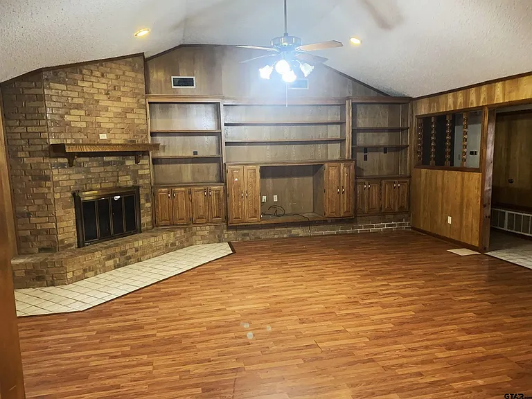 23077 Three Points Dr — Photo 3