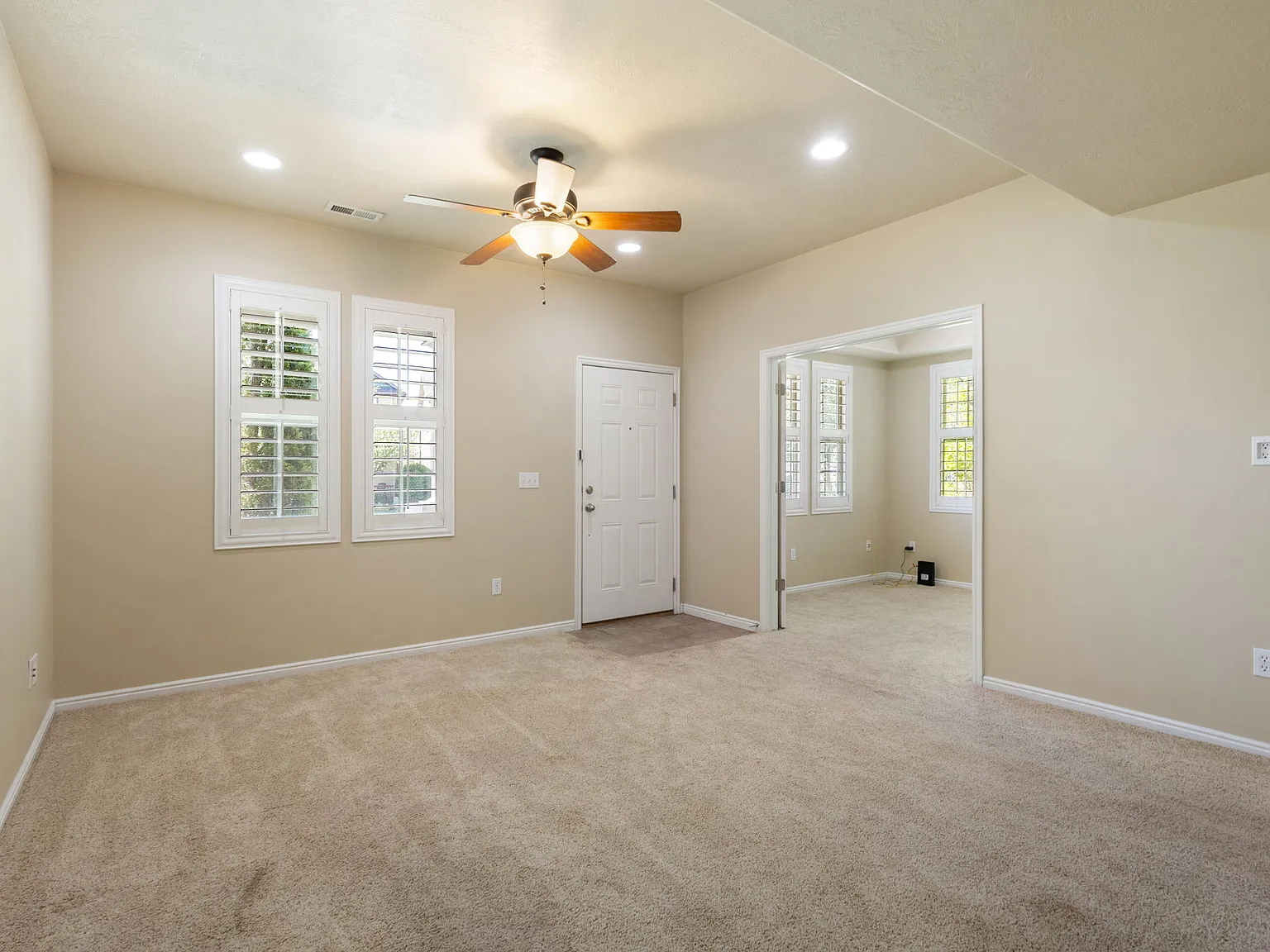 3 bed, 2.5 bath, 1530 sqft, $2,400 — Photo 3