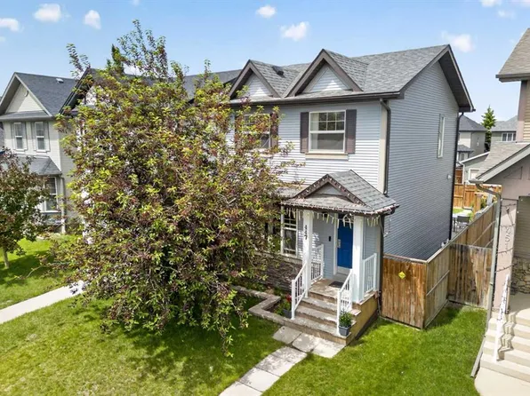 447 W Silverado Plains Cir SW, Calgary, AB T2X 0H4