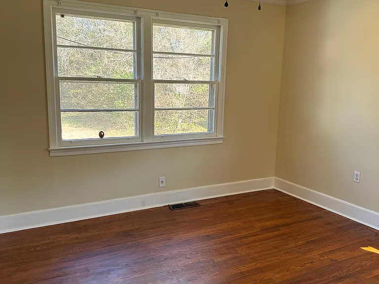 365 Whittaker Pkwy — Photo 10