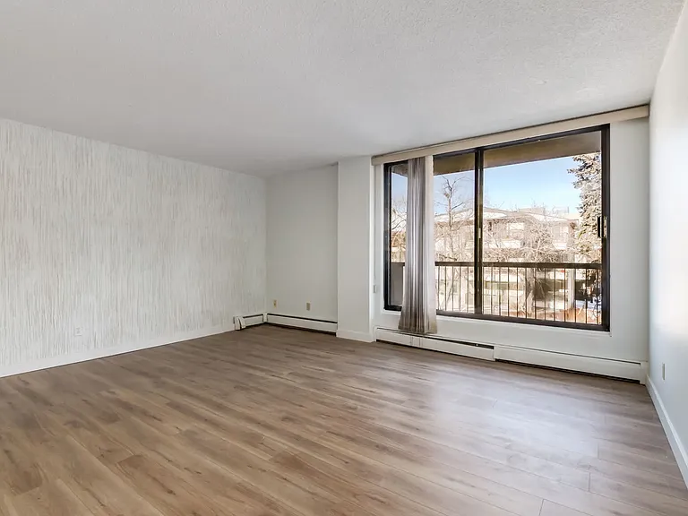 115 25th Ave SW #403 — Photo 33