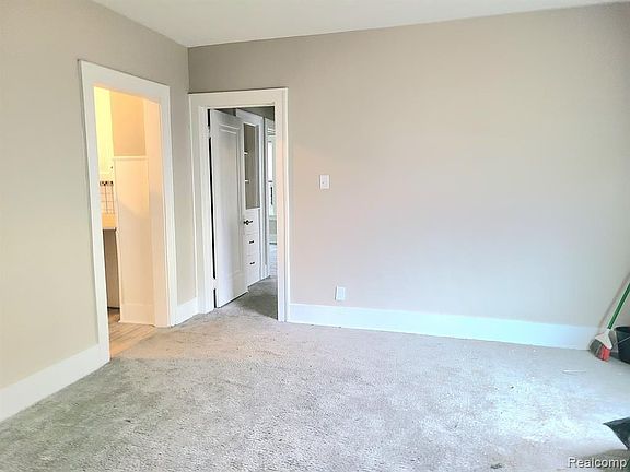4th image of 6377 Majestic St