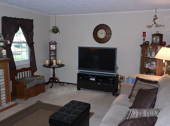 3rd image of 1800 Bromley Ct