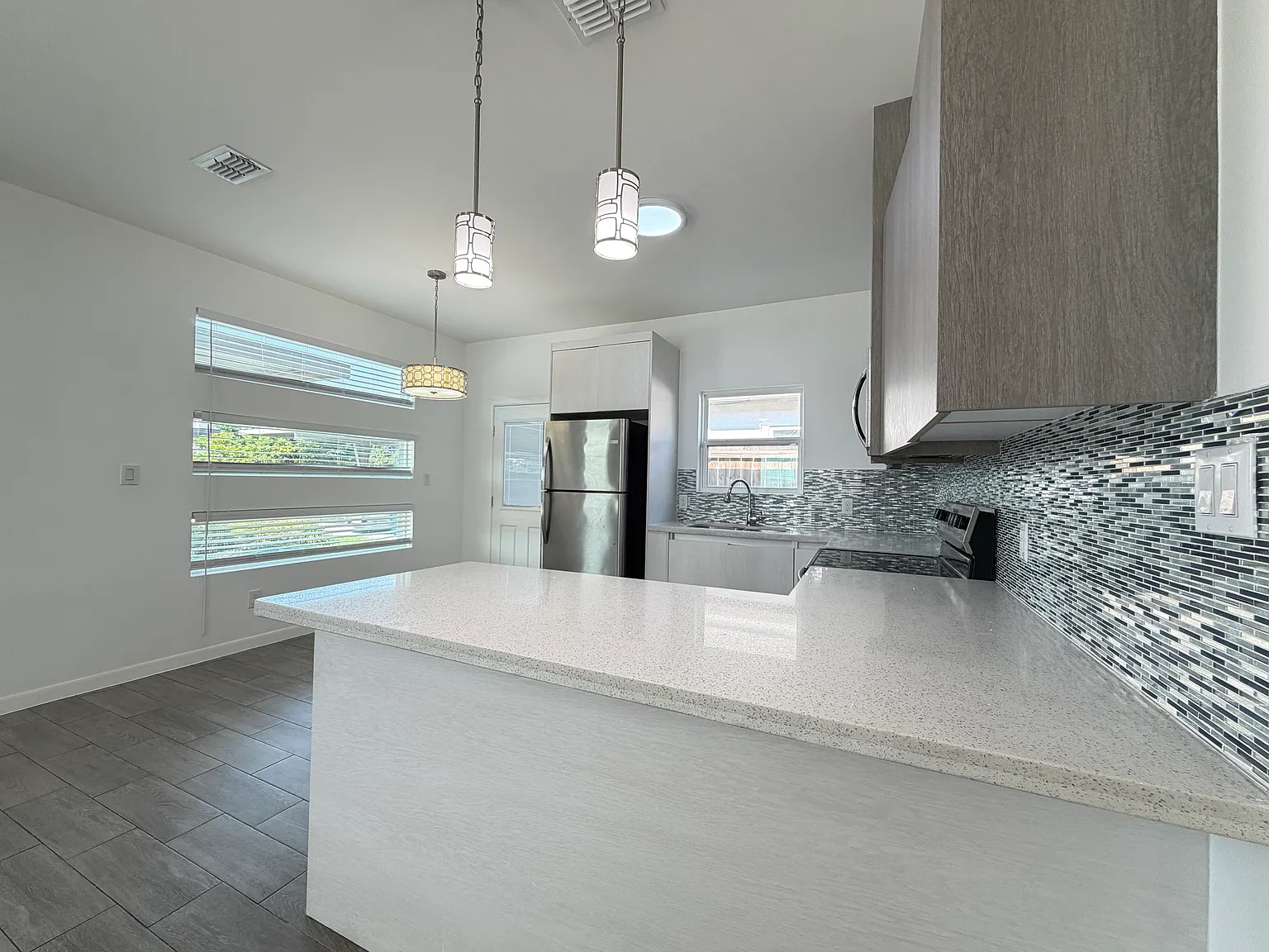 2 bed, 965 sqft, $1,195 — Photo 4
