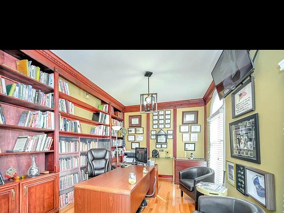 5th image of 23393 Summerstown Pl