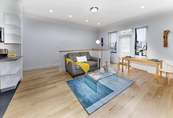 Sold by Dorsa Group | media 10