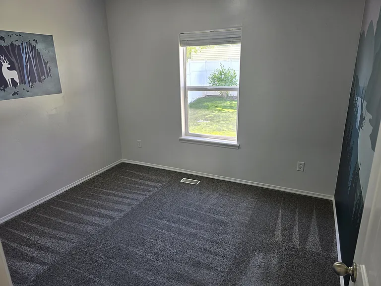 1643 Vista Dr — Photo 11