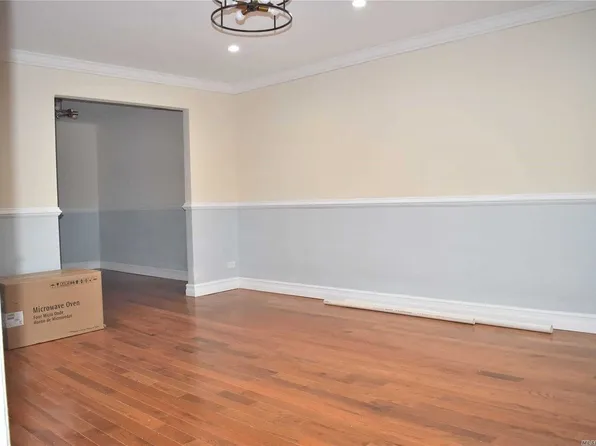 11459 225th St, Cambria Heights, NY 11411