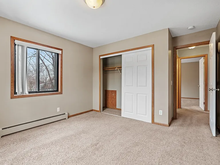 Kaposia Valley Apartments — Photo 17