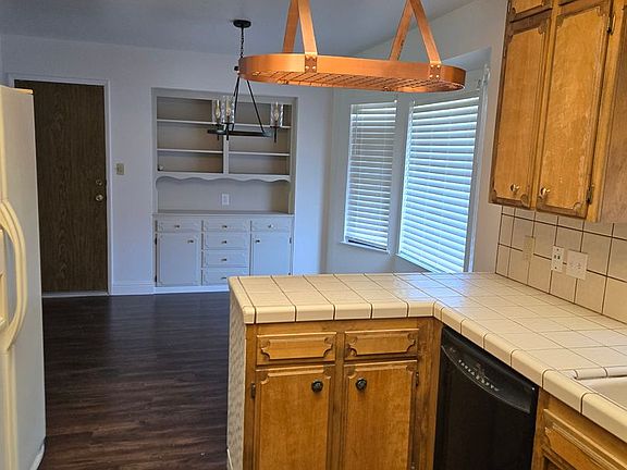 5th image of 327 W Encore Dr