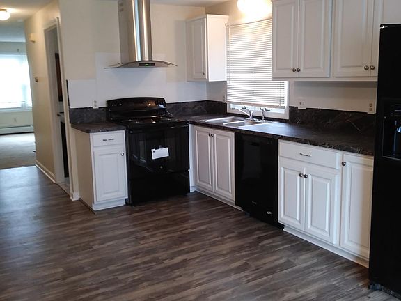 4th image of 16 Glasgow St #A