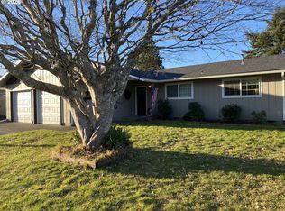 2940 Ridgeway Dr, Reedsport, OR 97467