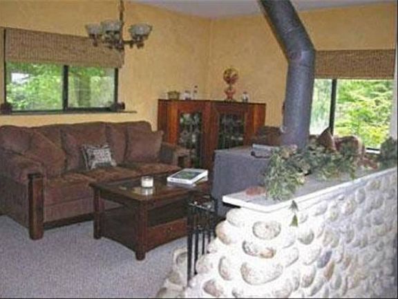 Cozy living or dining are