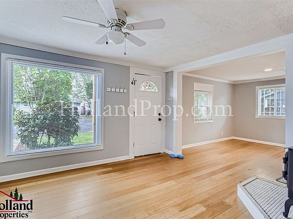 2nd image of 315 NW Dennis Ave