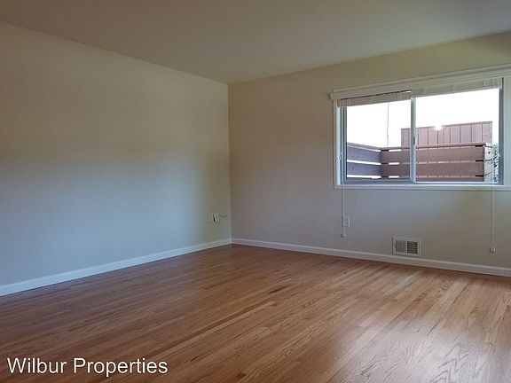 3rd image of 298 Waverley St APT 03