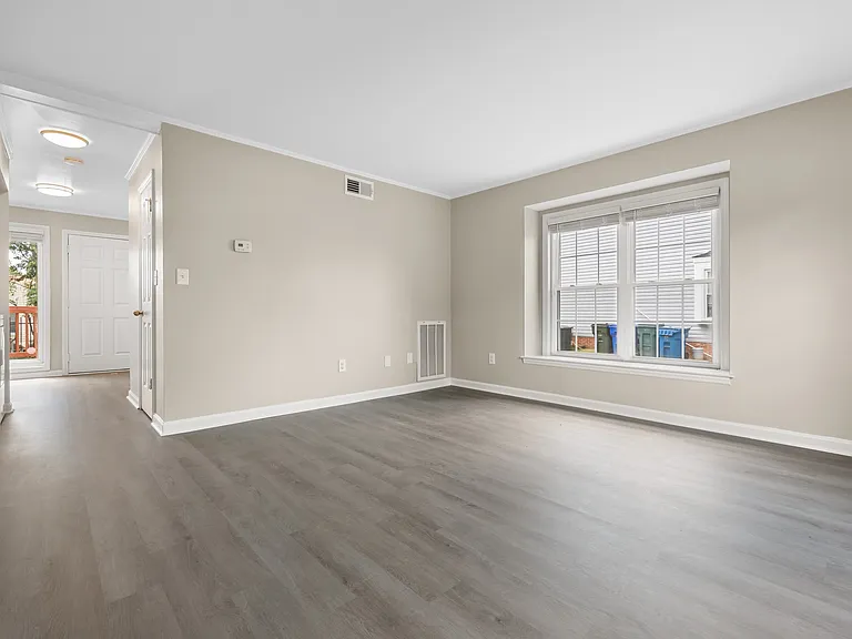 8 Hayti Ln — Photo 2