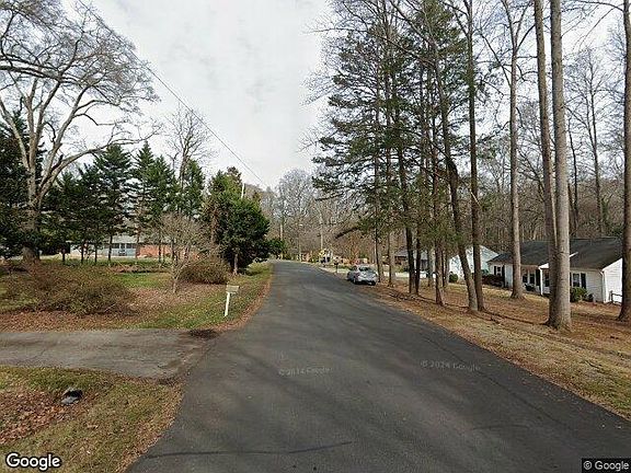 Exterior Neighborhood (street photo)