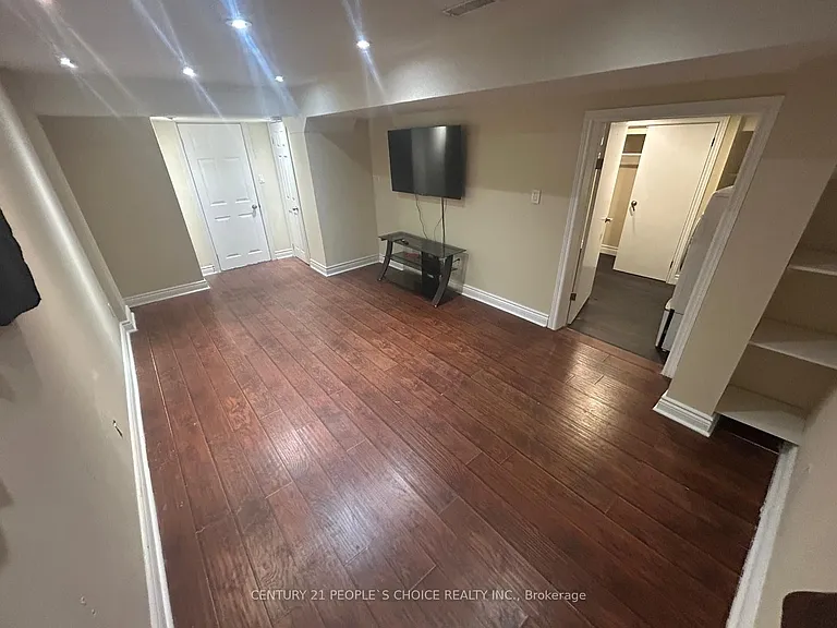 4 Sivyer Cres #BASEMENT — Photo 5