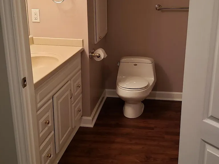 Full bath in basement