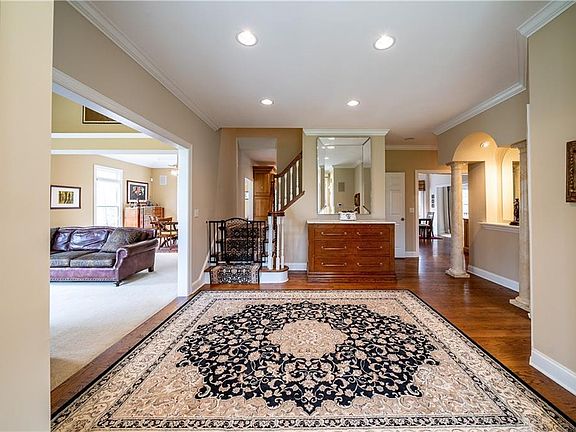 3rd image of 17390 Owls Hollow Ln