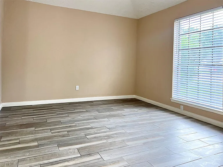 21414 Park Run Dr — Photo 8