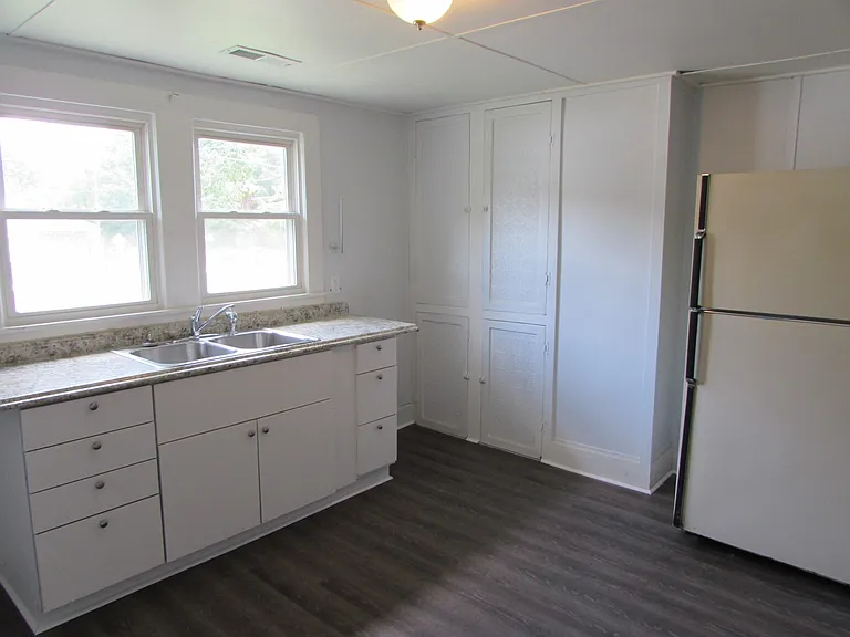 1740 Patterson St — Photo 5
