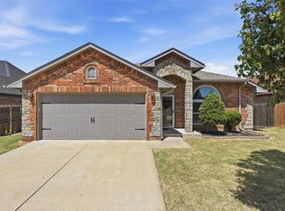 609 SW 6th St, Moore, OK 73160
