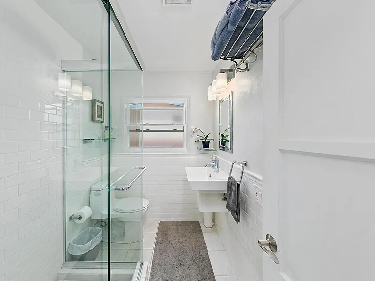 250 Soledad Place — Photo 24